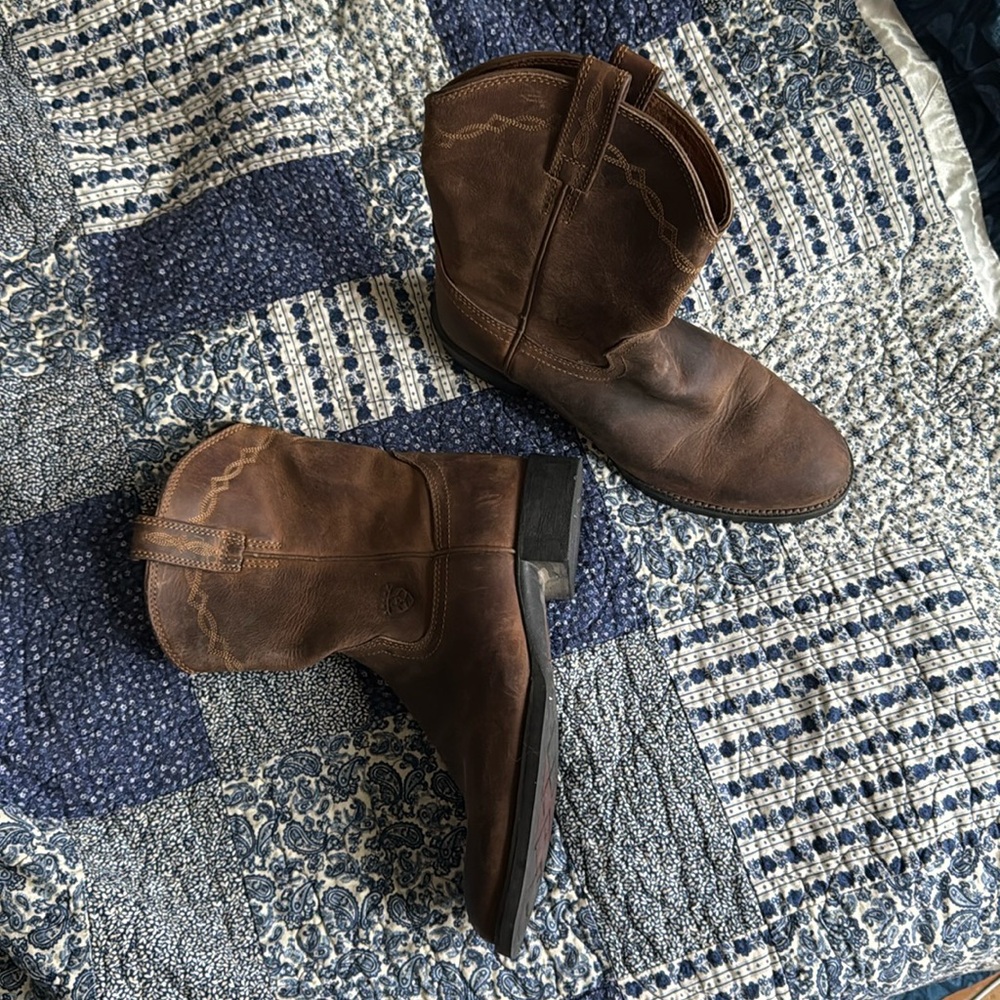 Ariat Men’s Heritage Roper Western Boots Round Toe